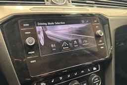 harmaa Volkswagen Passat 2019 kuva 18.