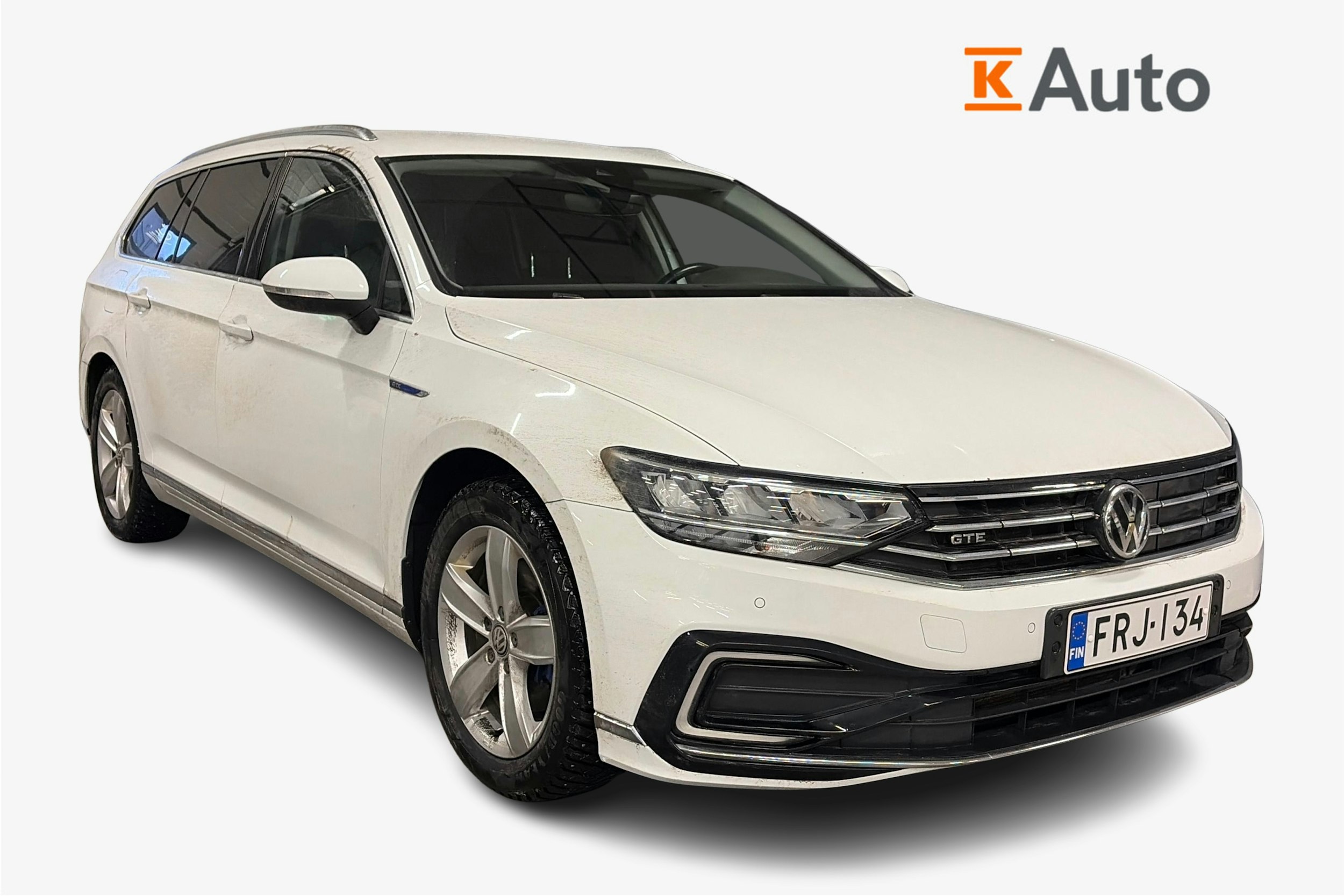 valkoinen Volkswagen Passat 2019 kuva 1.