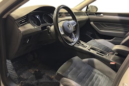 valkoinen Volkswagen Passat 2019 kuva 3.