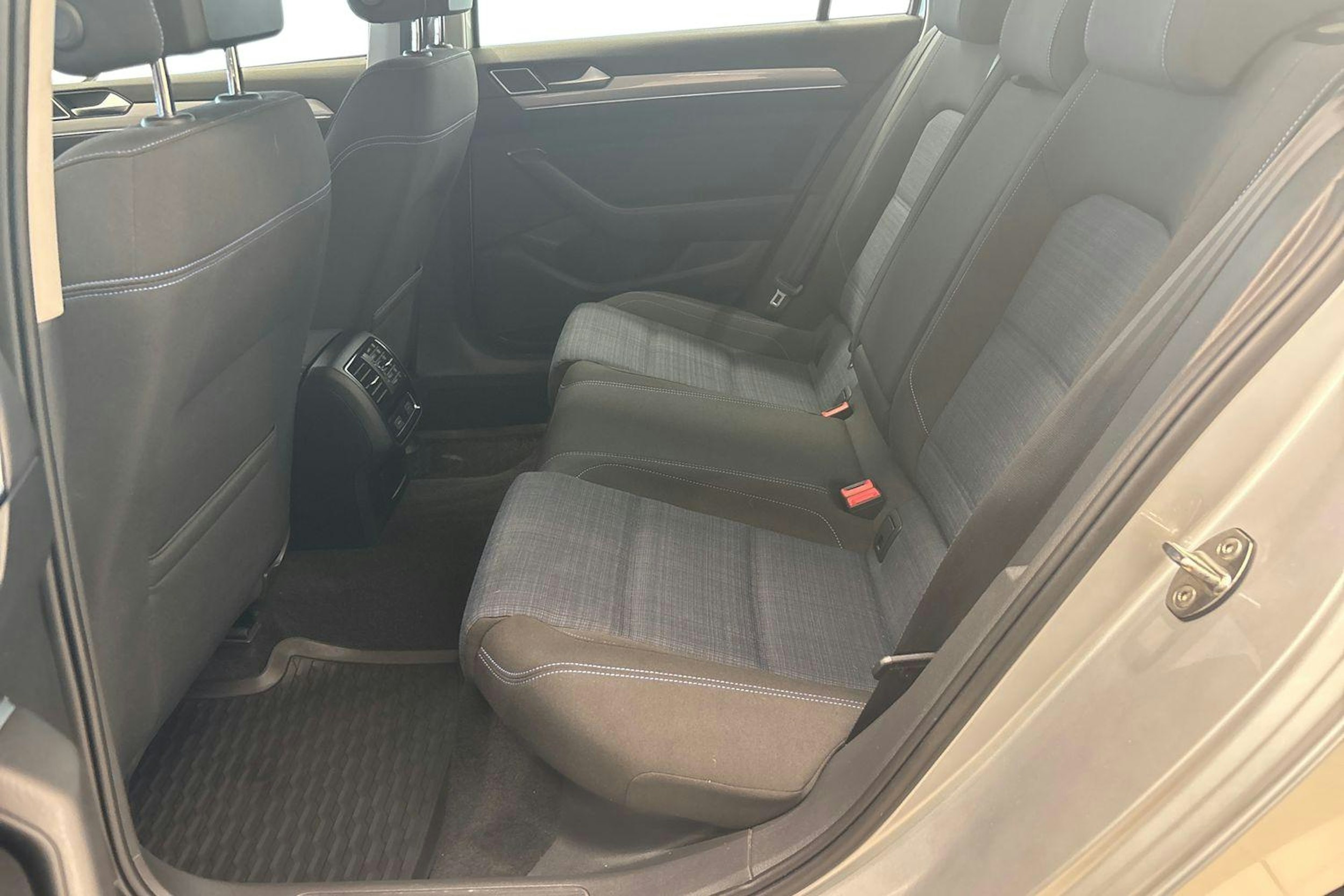 Hopea Volkswagen PASSAT 2019 kuva 10.