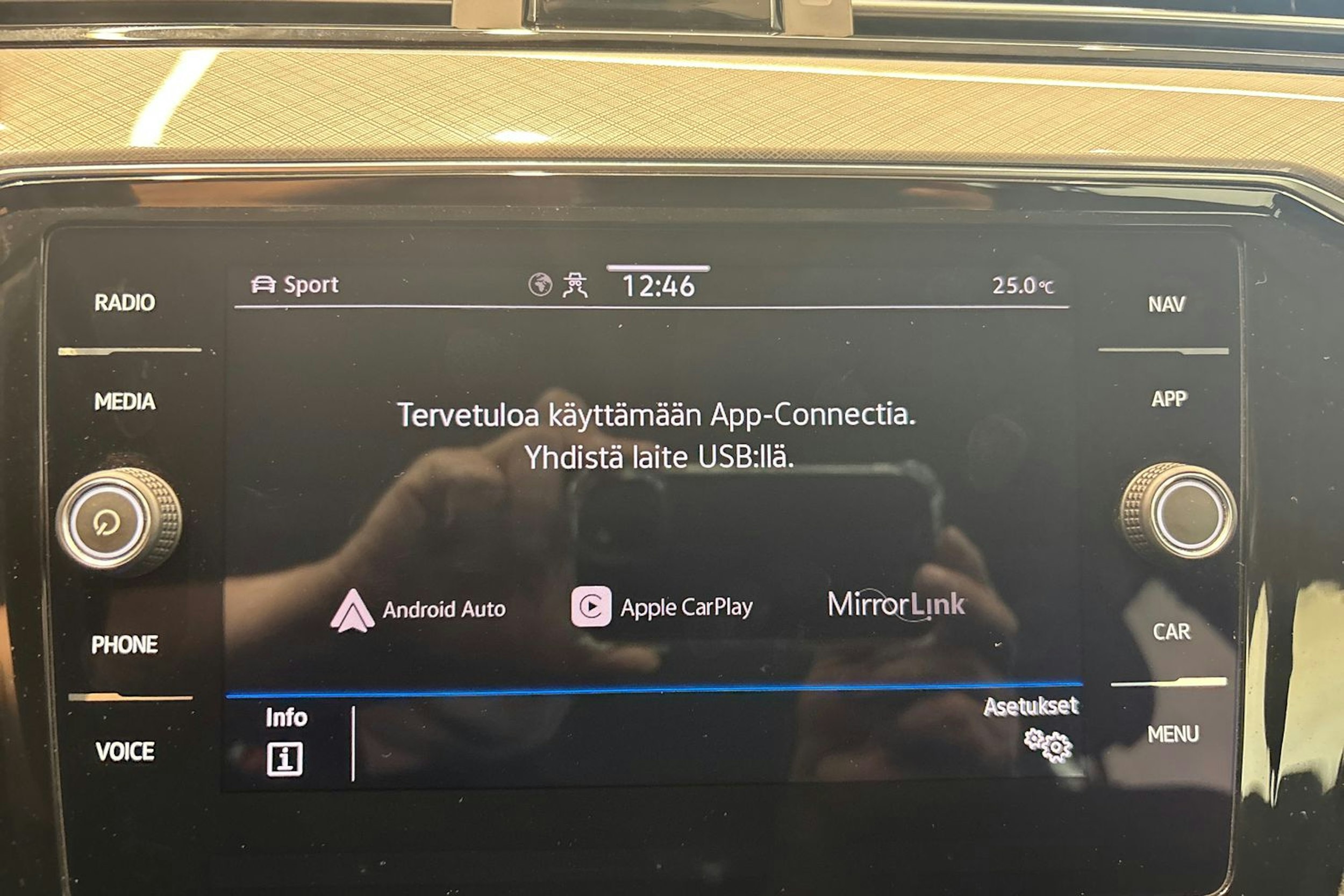 Hopea Volkswagen PASSAT 2019 kuva 24.