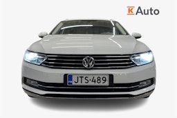 valkoinen Volkswagen Passat 2019 kuva 4.