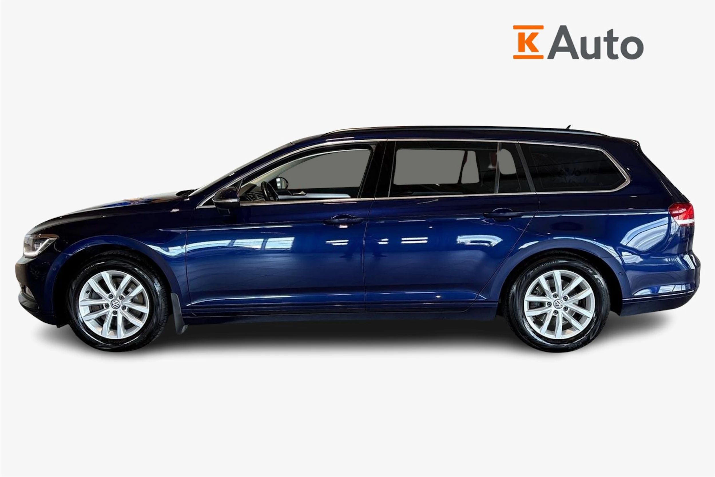 sininen Volkswagen Passat 2019 kuva 5.