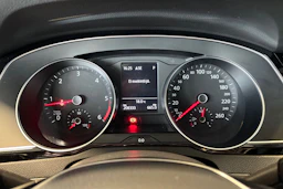 sininen Volkswagen Passat 2019 kuva 12.