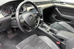 harmaa Volkswagen Passat 2019 kuva 3.