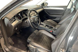 harmaa Volkswagen Passat 2019 kuva 6.