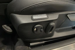 harmaa Volkswagen Passat 2019 kuva 12.