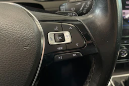 harmaa Volkswagen Passat 2019 kuva 15.