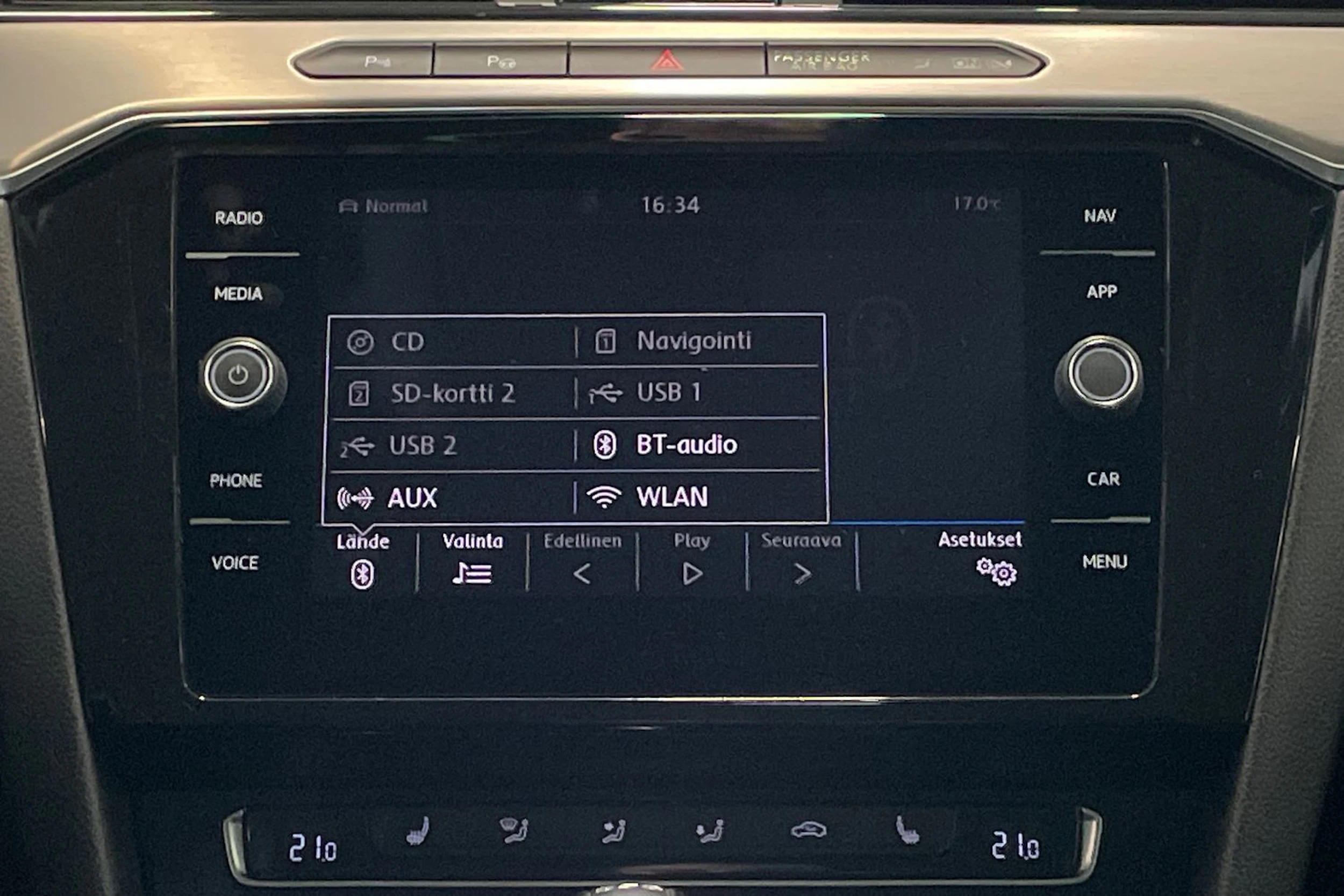 harmaa Volkswagen Passat 2019 kuva 19.