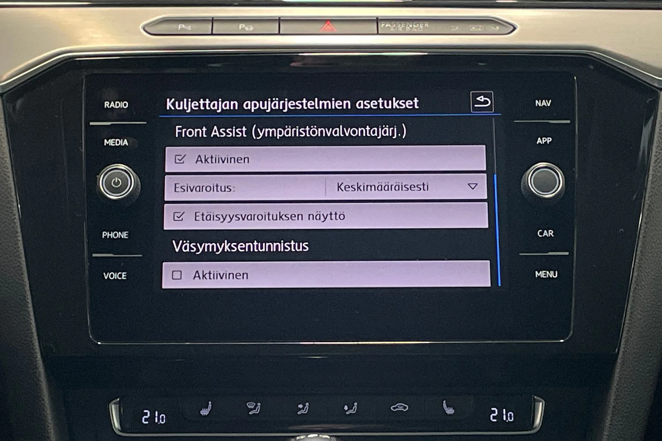 harmaa Volkswagen Passat 2019 kuva 23.