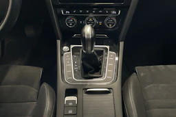 harmaa Volkswagen Passat 2019 kuva 26.