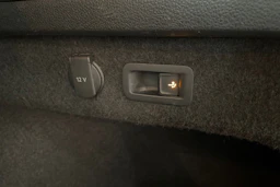 harmaa Volkswagen Passat 2019 kuva 30.