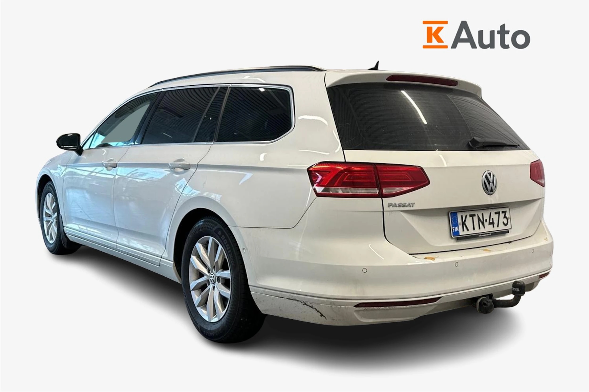 valkoinen Volkswagen Passat 2019 kuva 2.