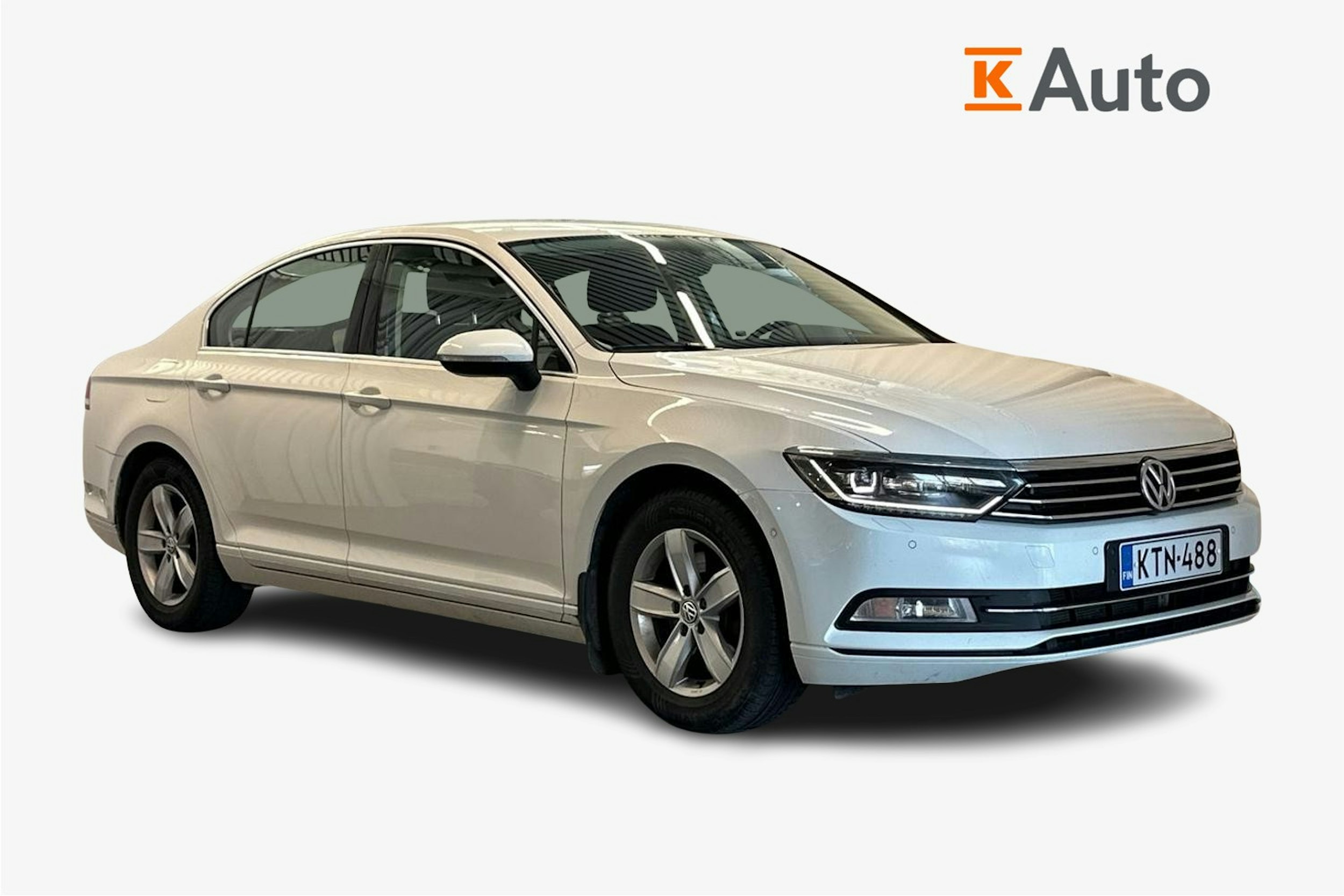 valkoinen Volkswagen Passat 2019 kuva 1.
