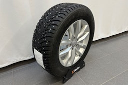 valkoinen Volkswagen Passat 2019 kuva 13.