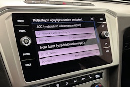 valkoinen Volkswagen Passat 2019 kuva 22.