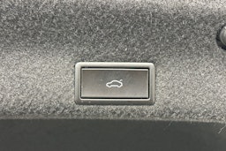 valkoinen Volkswagen Passat 2019 kuva 27.