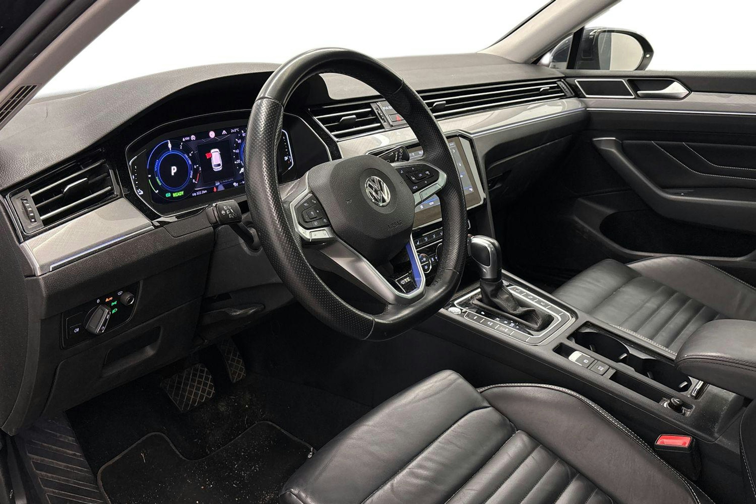 musta Volkswagen Passat 2019 kuva 3.