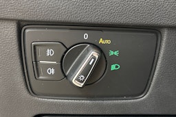 valkoinen Volkswagen Passat 2019 kuva 13.