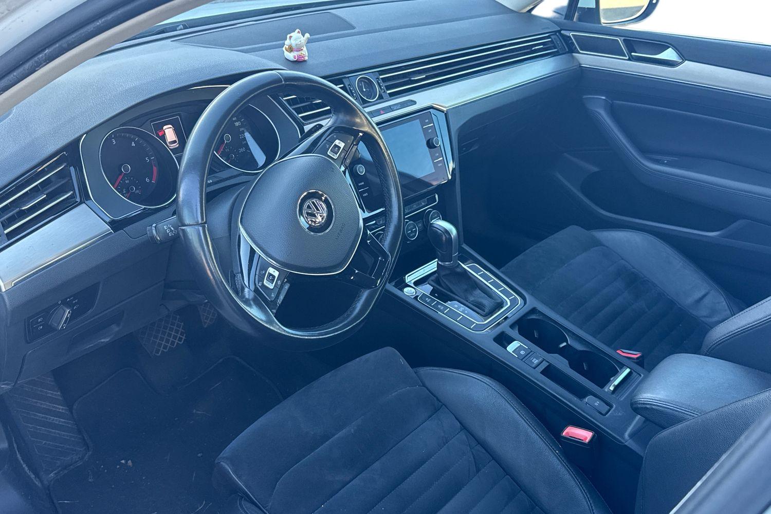 Volkswagen Passat 2019, bild 3/26