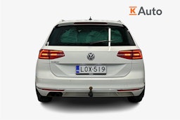Valkoinen Volkswagen PASSAT 2019 kuva 3.