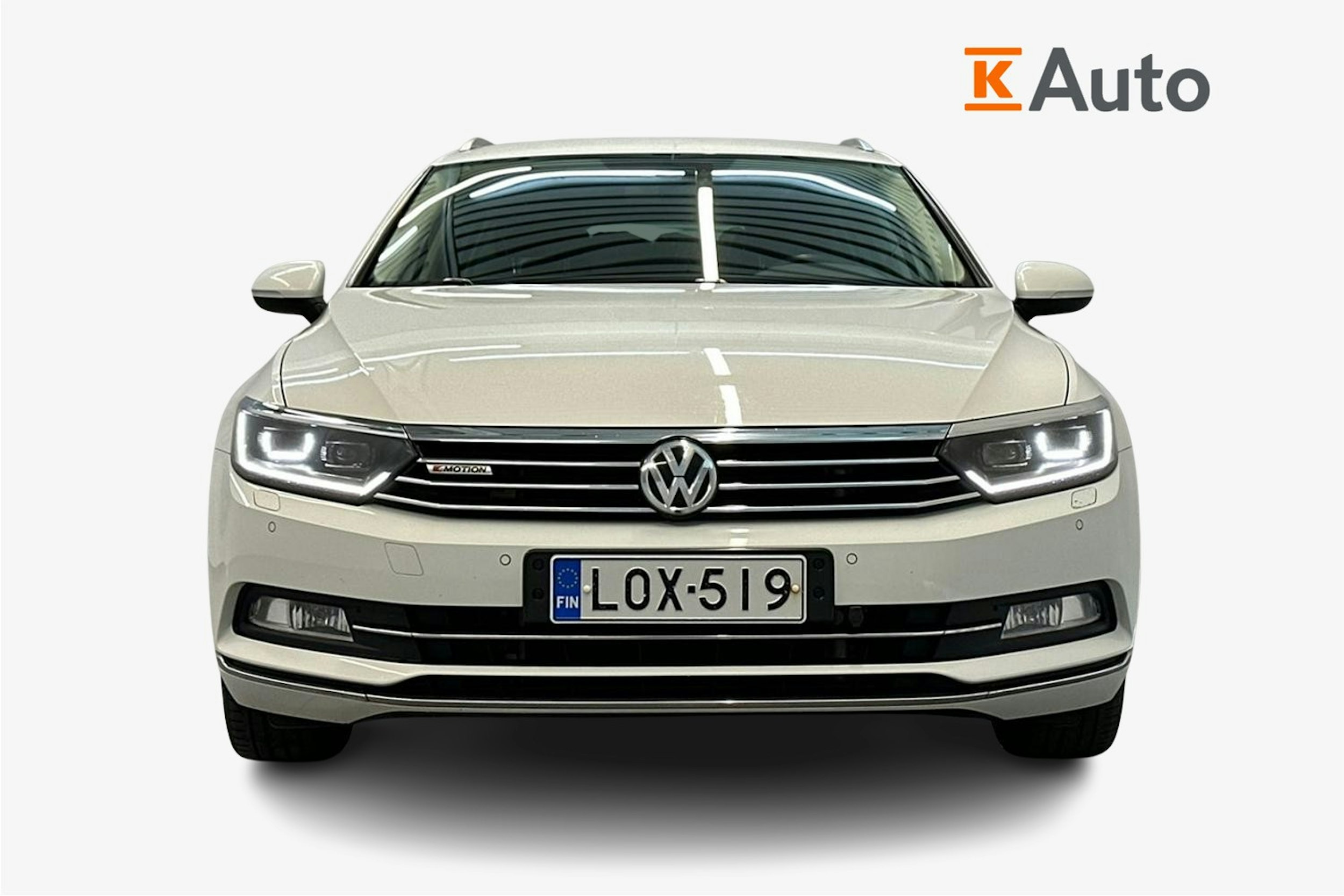 Valkoinen Volkswagen PASSAT 2019 kuva 5.