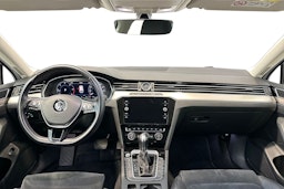 Valkoinen Volkswagen PASSAT 2019 kuva 9.