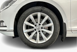 Valkoinen Volkswagen PASSAT 2019 kuva 11.