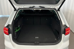 Valkoinen Volkswagen PASSAT 2019 kuva 15.