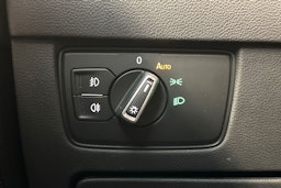 Valkoinen Volkswagen PASSAT 2019 kuva 18.
