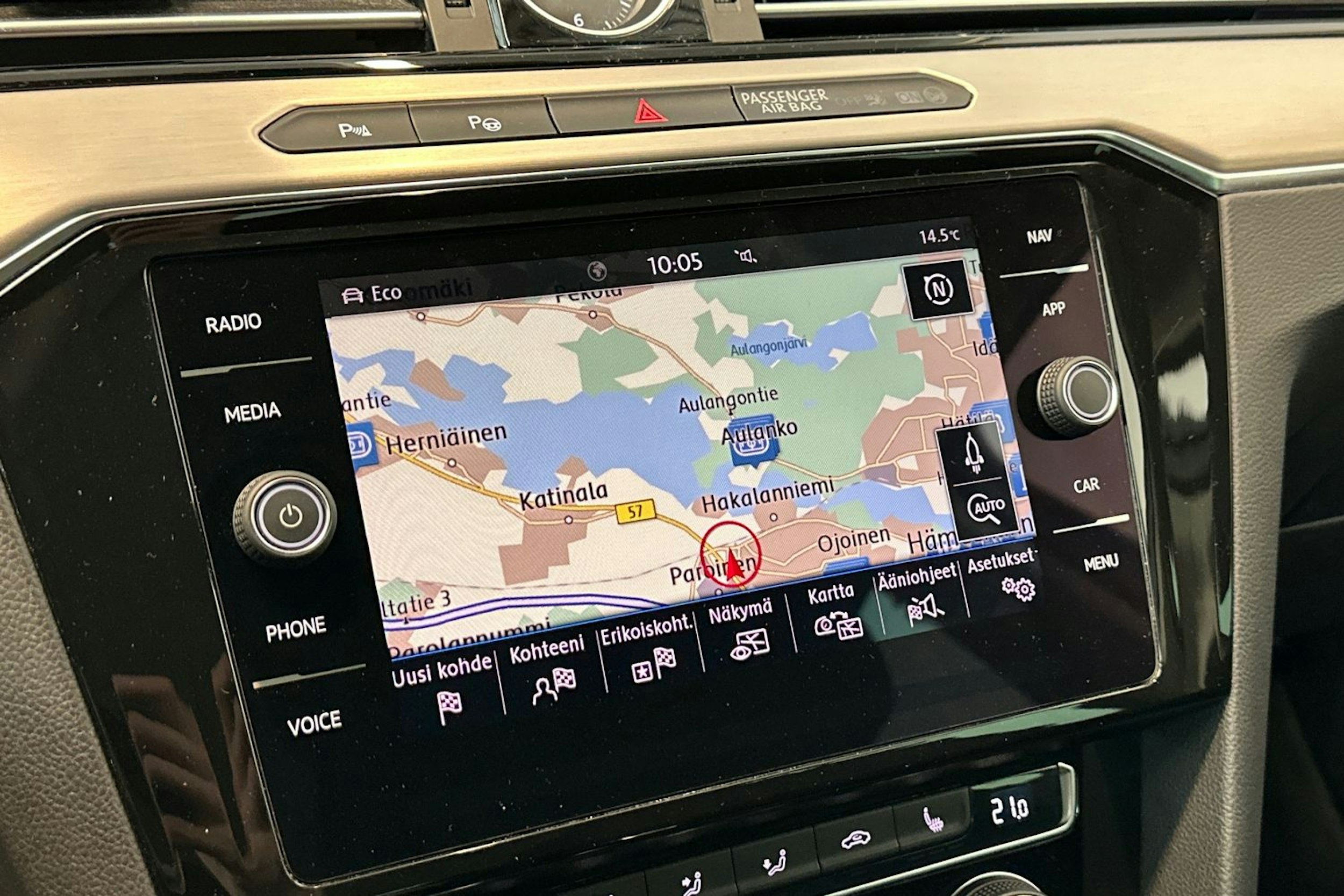 Valkoinen Volkswagen PASSAT 2019 kuva 24.