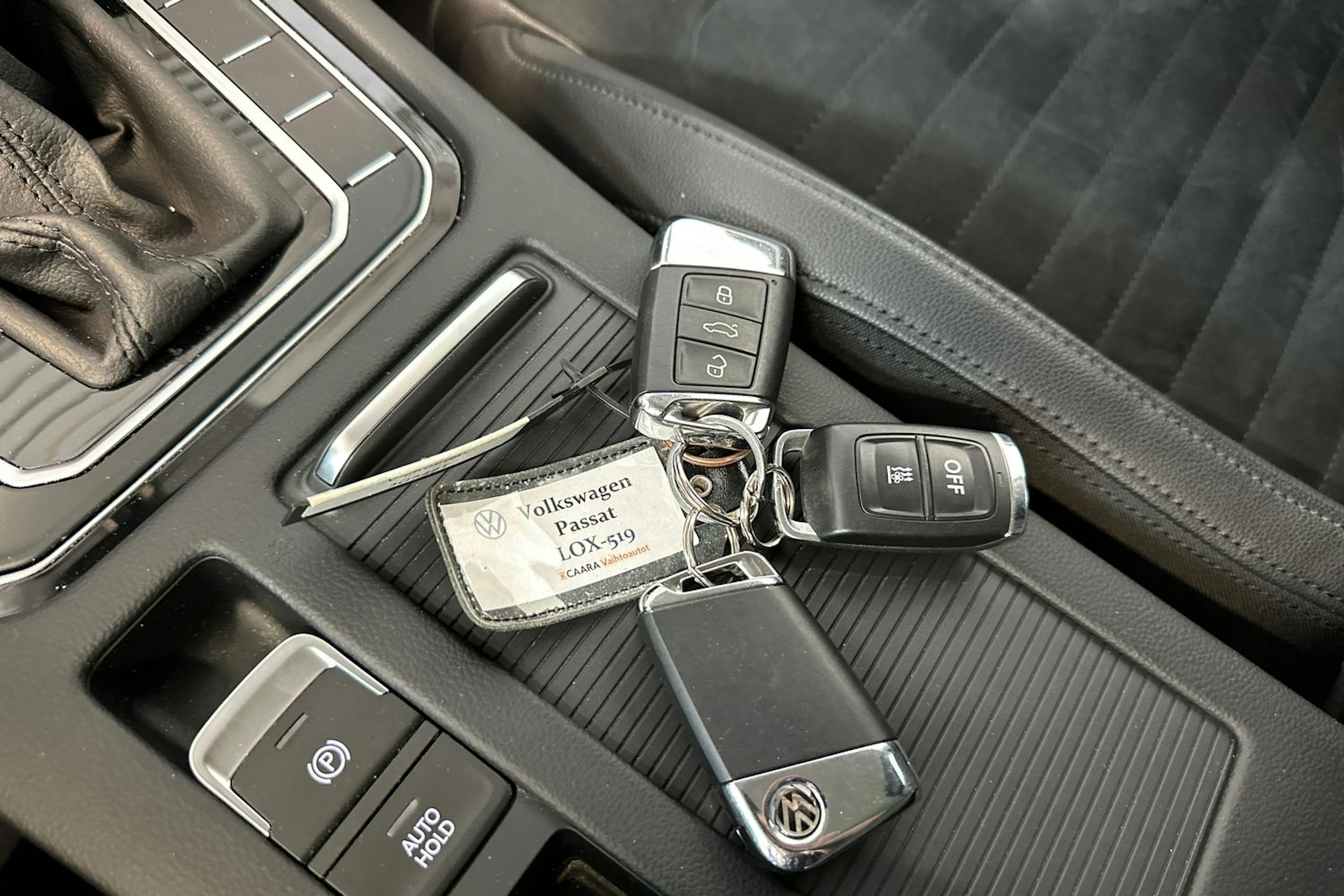 Valkoinen Volkswagen PASSAT 2019 kuva 27.