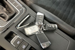 Valkoinen Volkswagen PASSAT 2019 kuva 27.