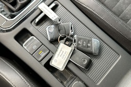 Valkoinen Volkswagen PASSAT 2019 kuva 29.