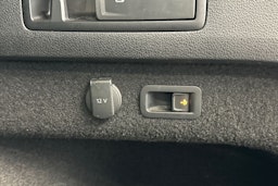 Valkoinen Volkswagen PASSAT 2019 kuva 34.