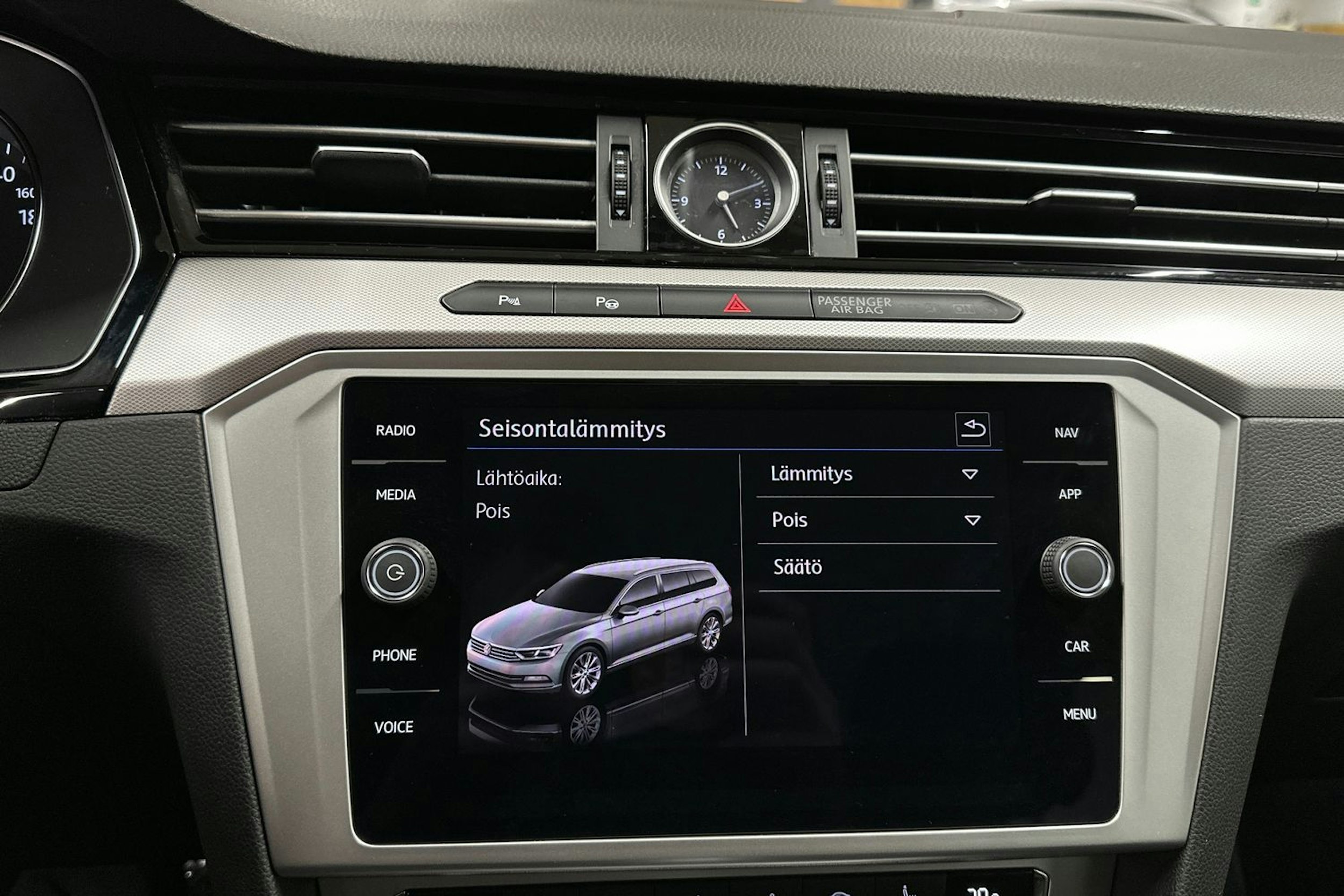 musta Volkswagen Passat 2019 kuva 20.