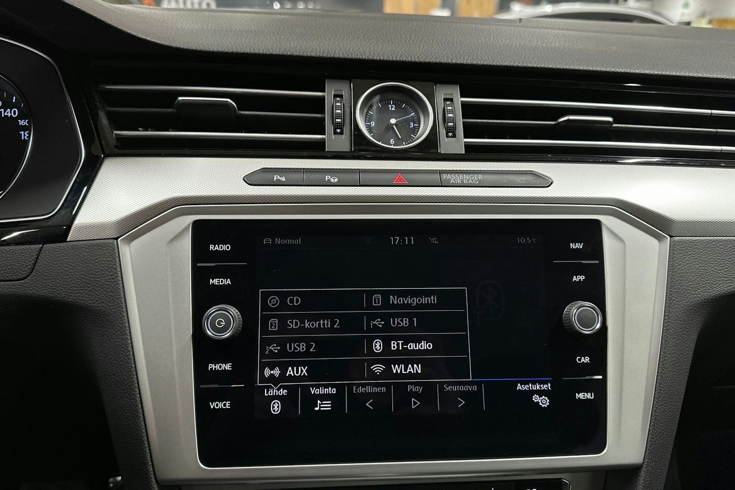 musta Volkswagen Passat 2019 kuva 21.