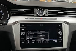 musta Volkswagen Passat 2019 kuva 21.