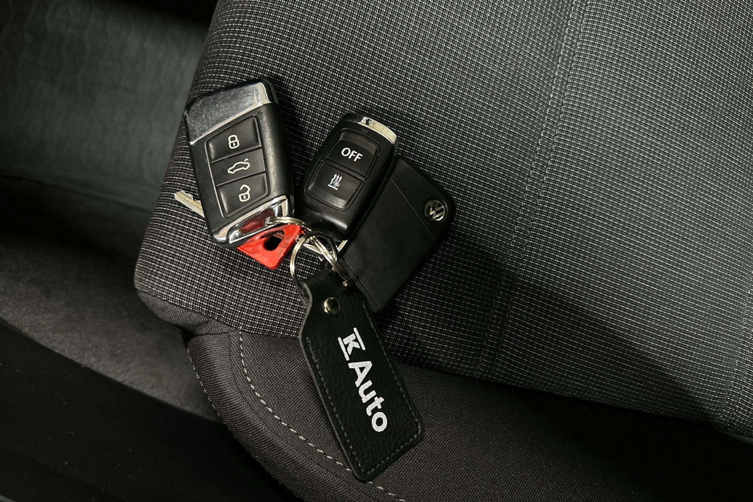 musta Volkswagen Passat 2019 kuva 24.