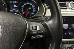 musta Volkswagen Passat 2019 kuva 27.