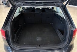 harmaa Volkswagen Passat 2019 kuva 32.