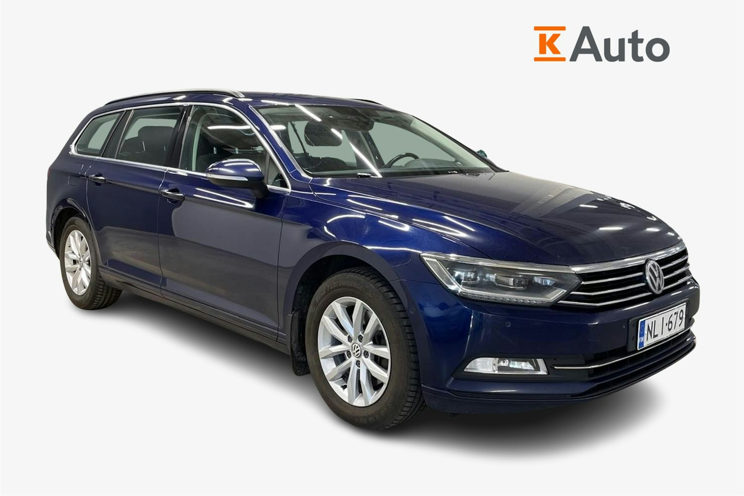 sininen Volkswagen Passat 2019 kuva 4.