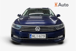 sininen Volkswagen Passat 2019 kuva 8.