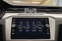 sininen Volkswagen Passat 2019 kuva 20.