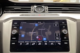 sininen Volkswagen Passat 2019 kuva 23.