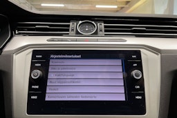 sininen Volkswagen Passat 2019 kuva 24.