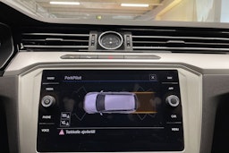 sininen Volkswagen Passat 2019 kuva 26.