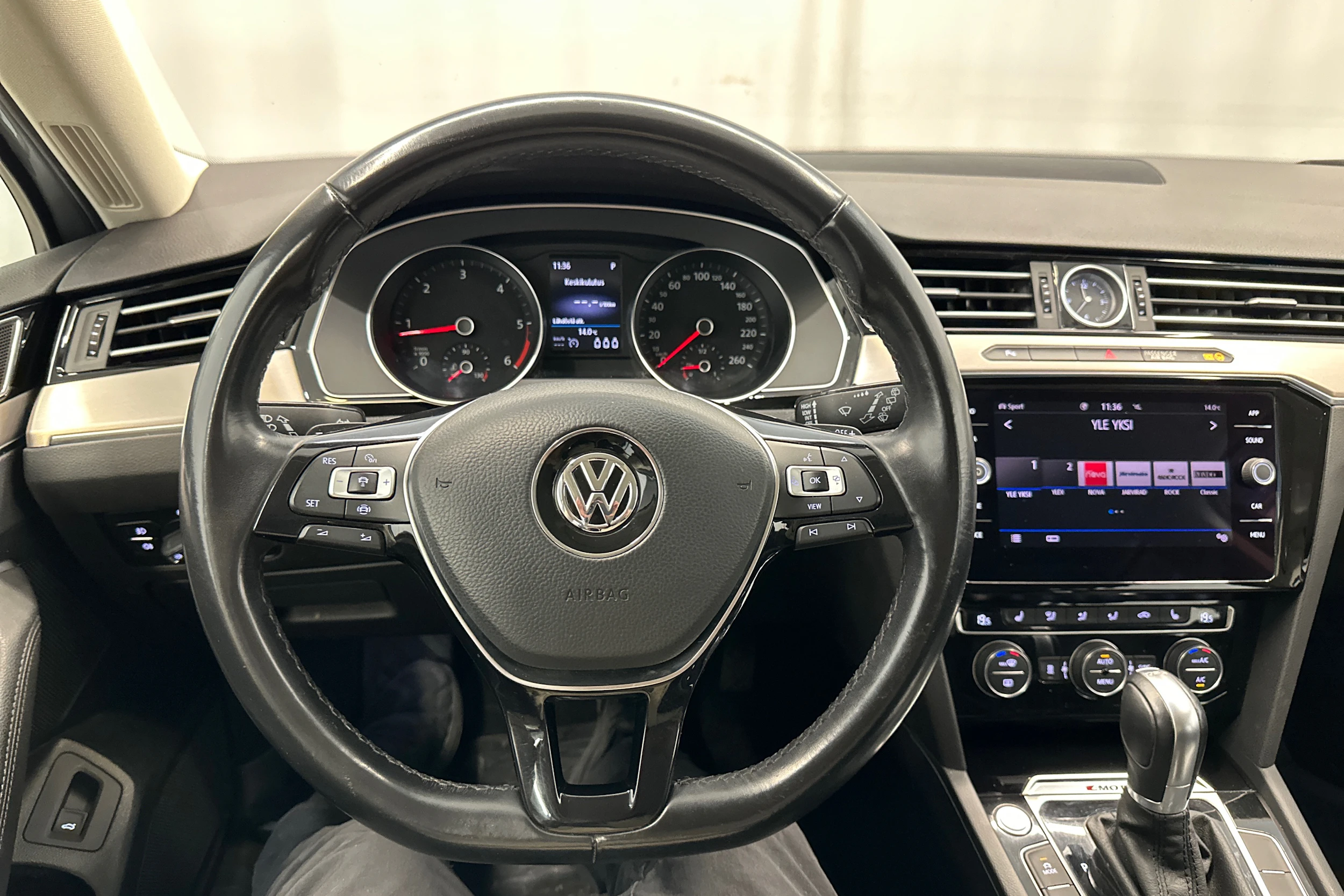 hopea Volkswagen Passat 2019 kuva 16.
