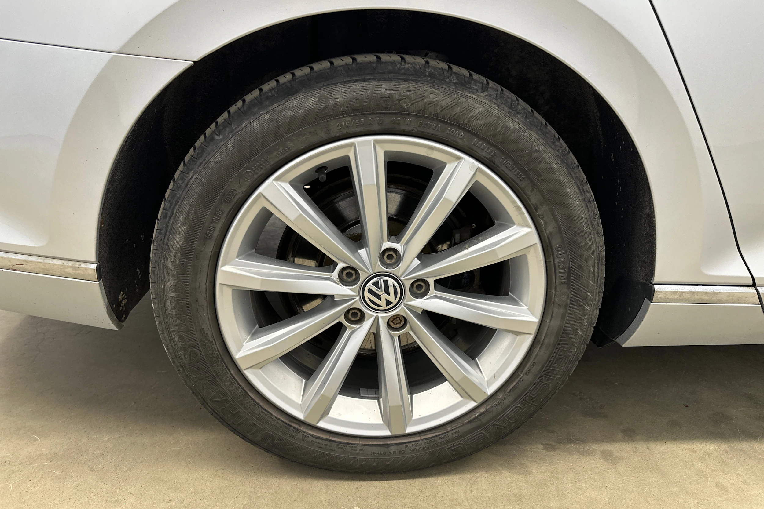 hopea Volkswagen Passat 2019 kuva 26.