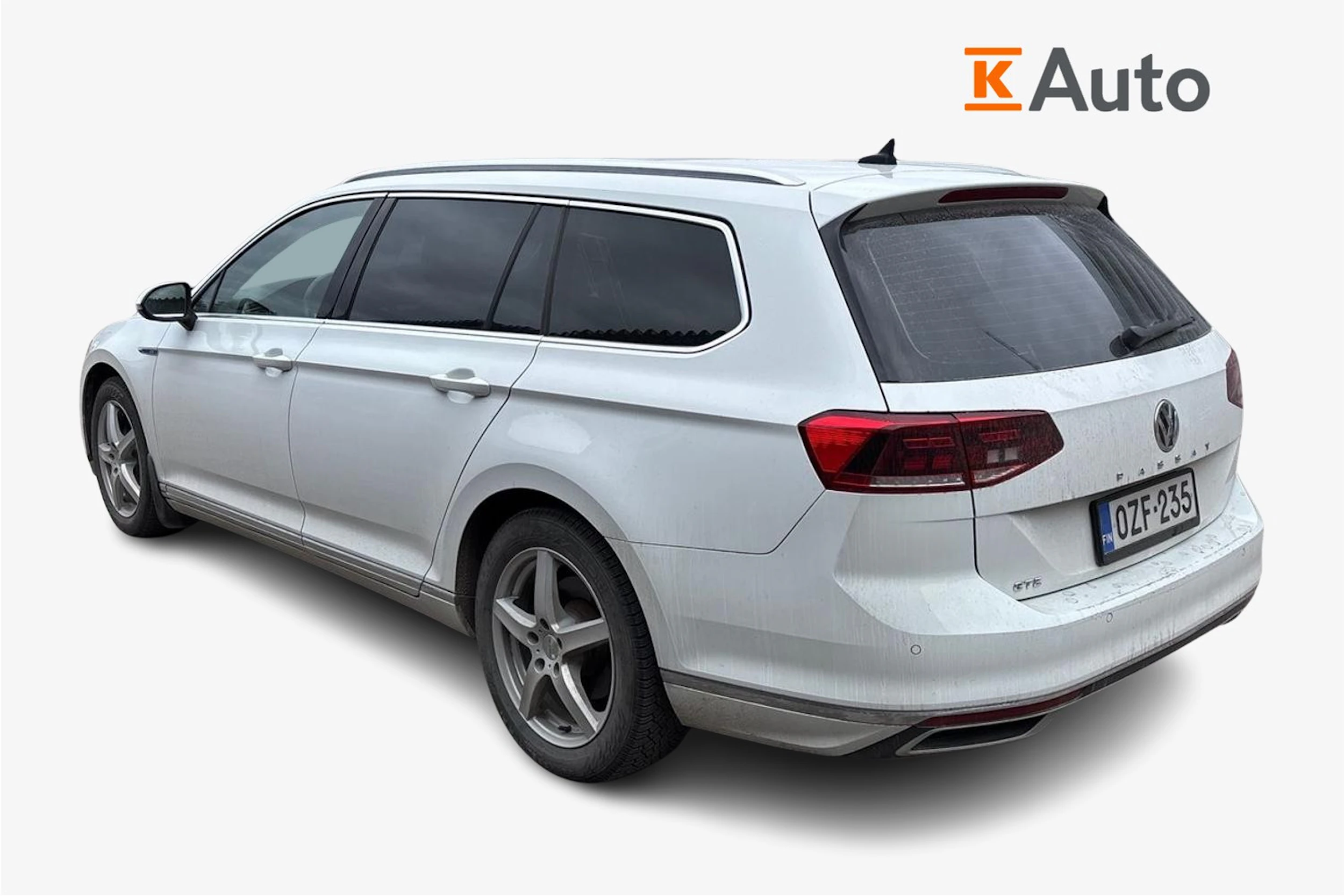 valkoinen Volkswagen Passat 2019 kuva 2.